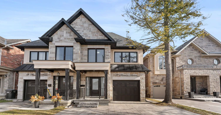 17 Harrison Avenue, Mississauga, ON, L5H 2N8 - 2