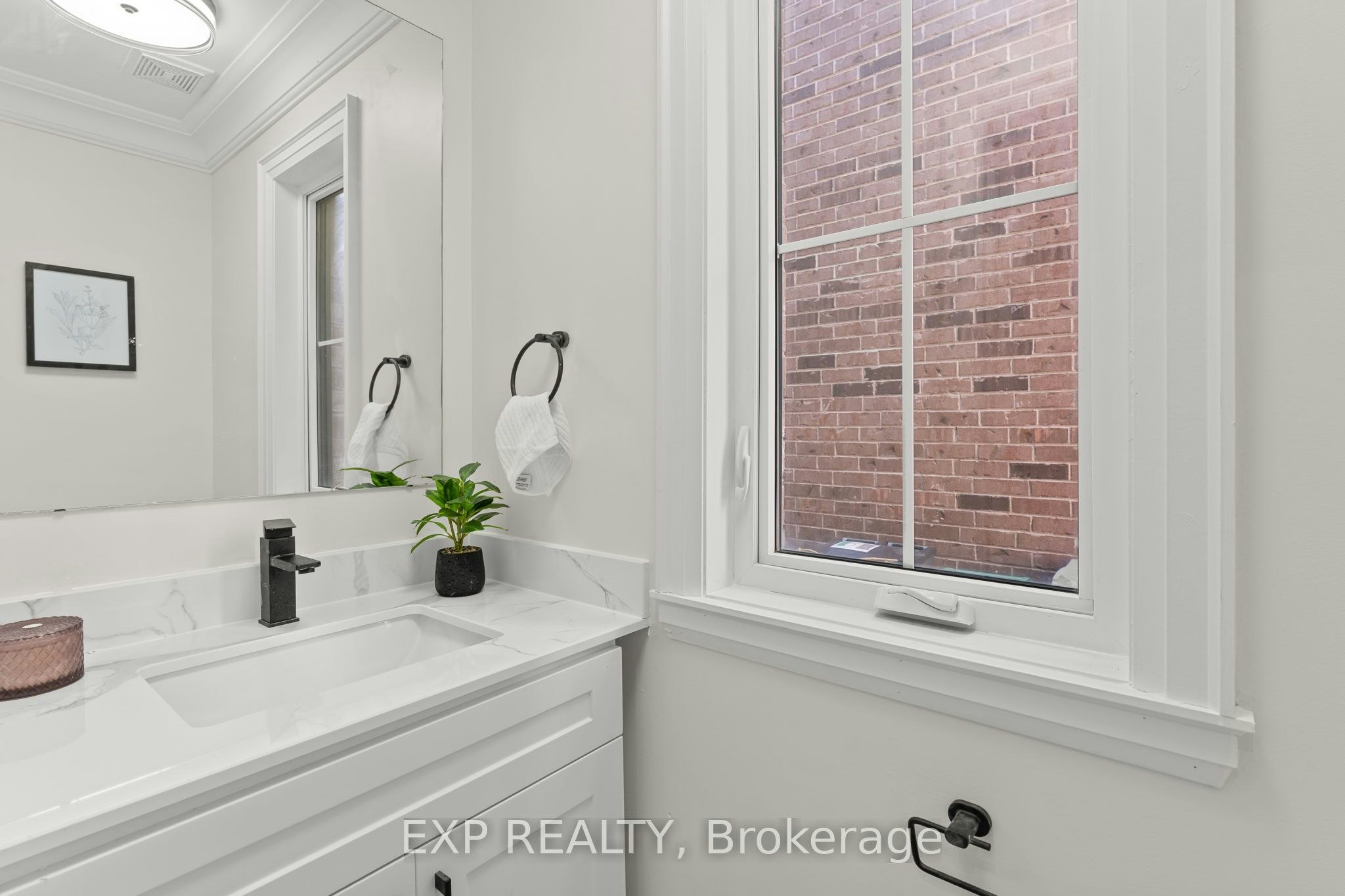 17 Harrison Avenue, Mississauga, ON, L5H 2N8 - 17