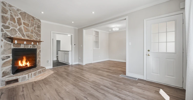 1052 Alexandra Avenue, Mississauga, ON, L5E 1Z8 - 6
