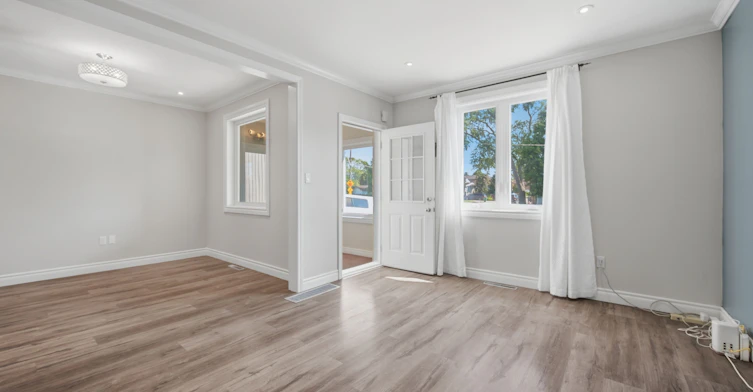 1052 Alexandra Avenue, Mississauga, ON, L5E 1Z8 - 4
