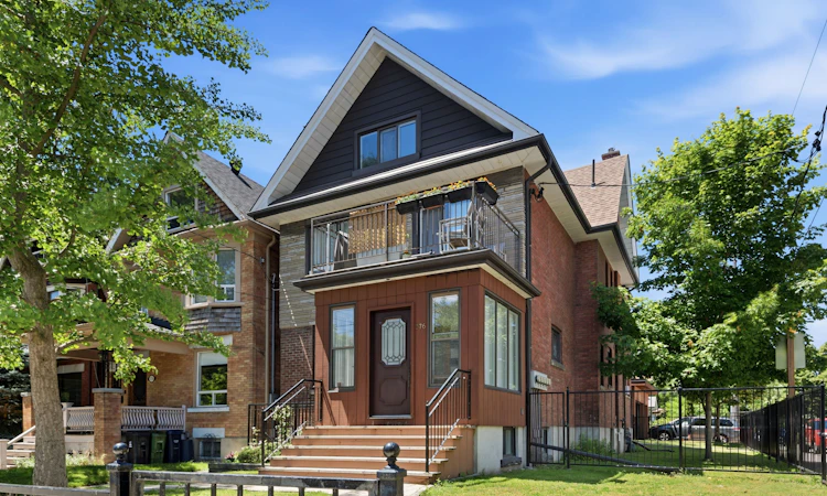 376 Sunnyside Avenue