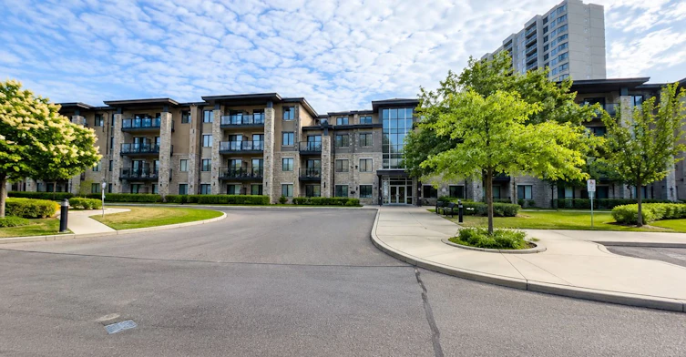 442-570 Lolita Gardens, Mississauga, ON, L5A 0A1