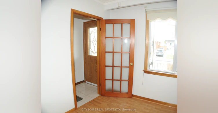 Upper floor-49 Algoma Street, Toronto, ON, M8Y 1C4 - 5
