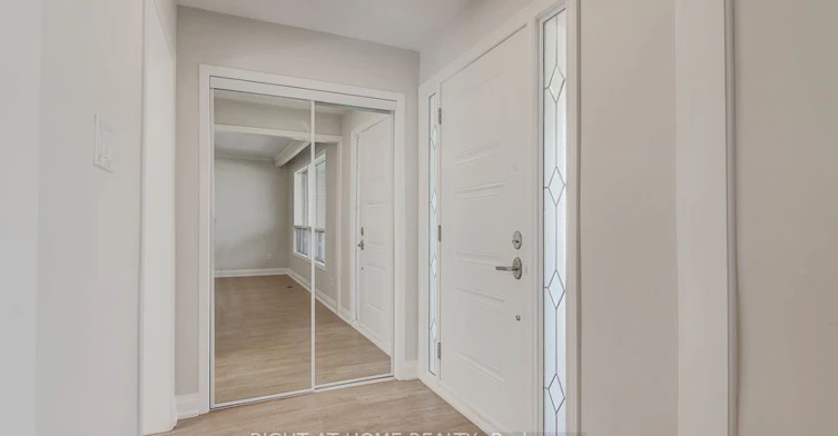2126 Varency Drive, Mississauga, ON, L5K 1C3 - 8
