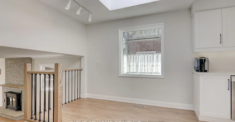 2126 Varency Drive, Mississauga, ON, L5K 1C3 - 7