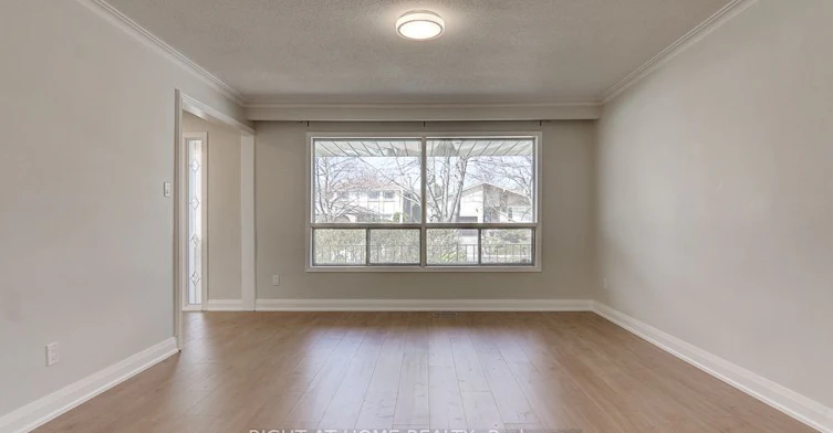 2126 Varency Drive, Mississauga, ON, L5K 1C3 - 5