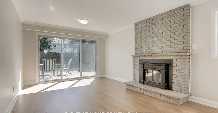 2126 Varency Drive, Mississauga, ON, L5K 1C3 - 14