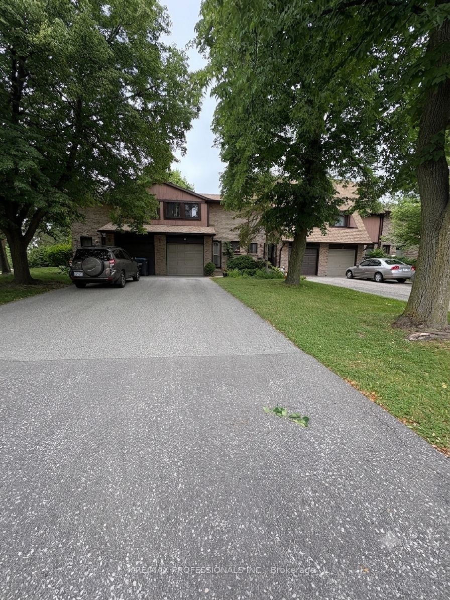 #2-3345 Silverado Drive, Mississauga, ON, L5A 2V1