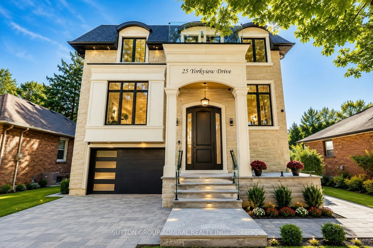 25 Yorkview Drive, Toronto, ON, M8Z 2G1