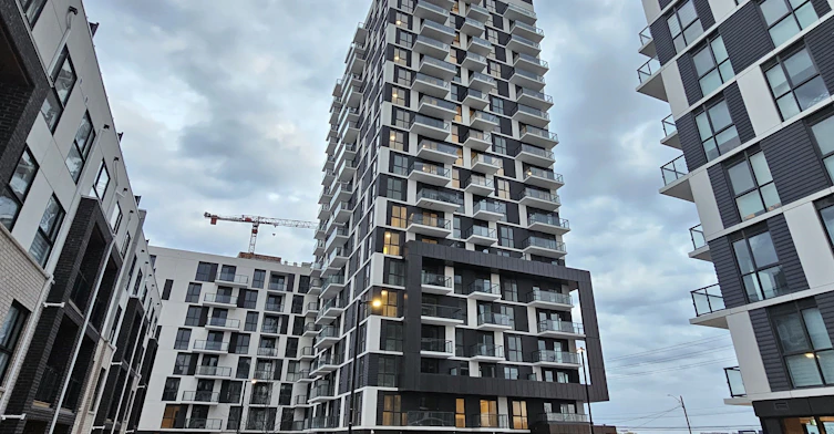 811-335 Wheat Boom Drive, Oakville, ON, L6H 7Y1 - 4