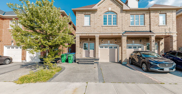 Upper-973 Francine Crescent, Mississauga, ON, L5V 0E2