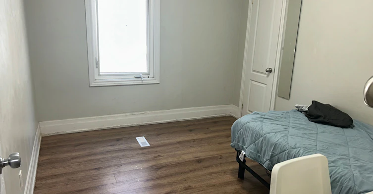 2nd Floor-120 Lansdowne Avenue, Toronto, ON, M6K 2V9 - 5