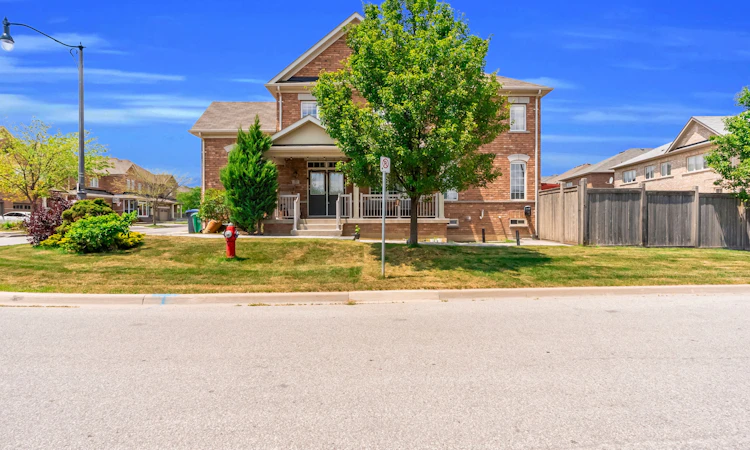 32 Orangeblossom Trail