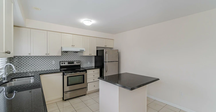 4 Colonel Frank Ching Crescent, Brampton, ON, L4Y 5W5 - 6