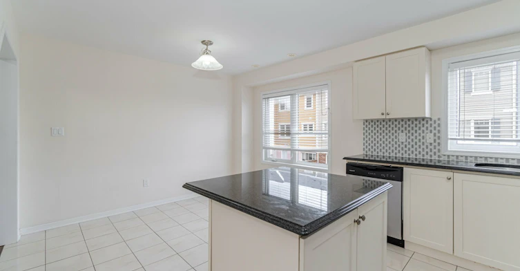 4 Colonel Frank Ching Crescent, Brampton, ON, L4Y 5W5 - 8