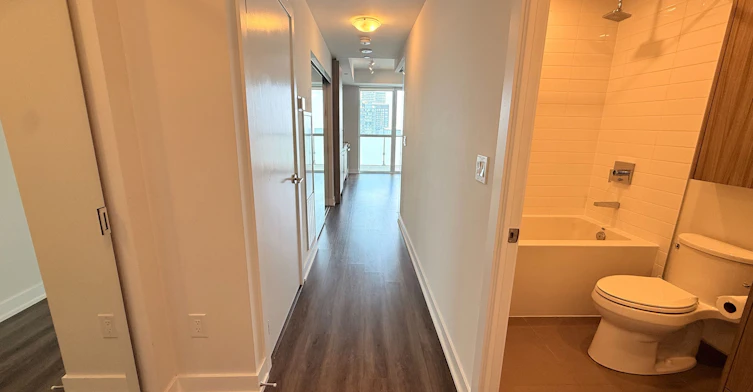 3904-430 Square One Drive, Mississauga, ON, L5B 0L6 - 2