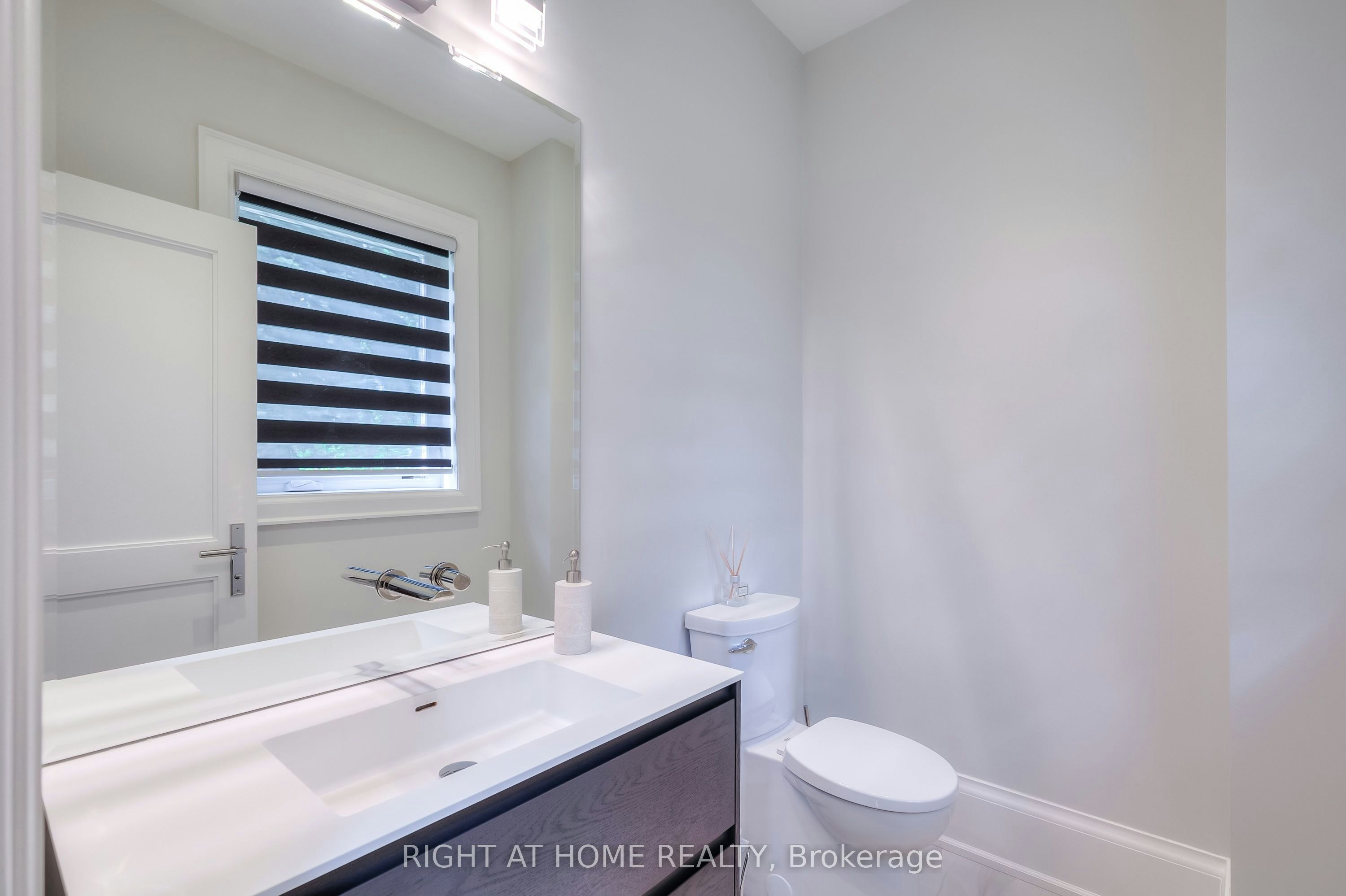 124 Shaver Avenue N, Toronto, ON, M9B 4N8 - 22