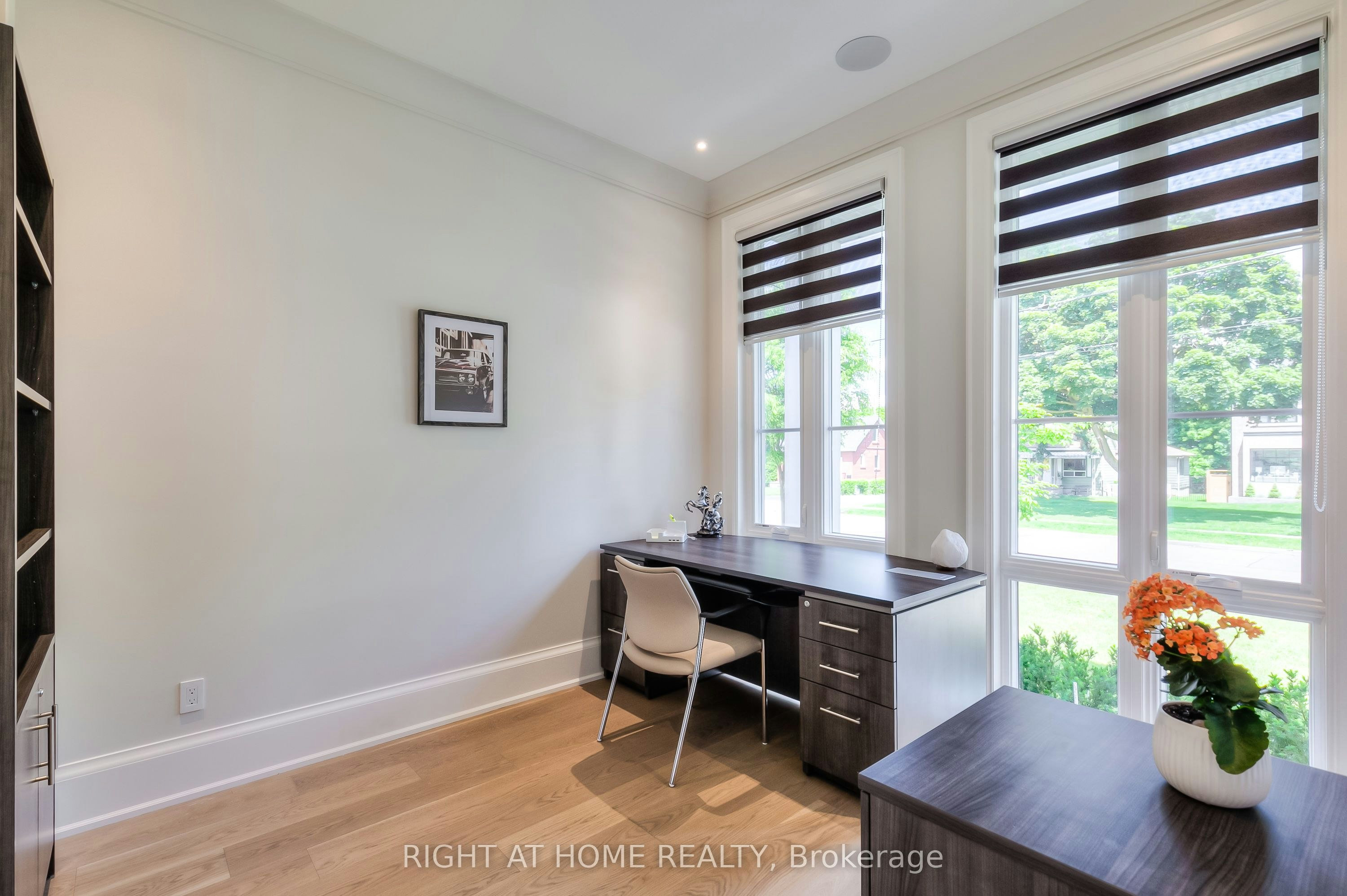 124 Shaver Avenue N, Toronto, ON, M9B 4N8 - 10
