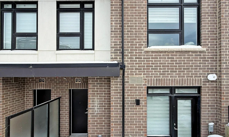 124-1569 Rose Way