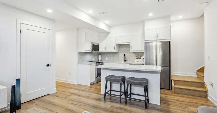 Lower-73 Guthrie Avenue, Toronto, ON, M8Z 2M9 - 2