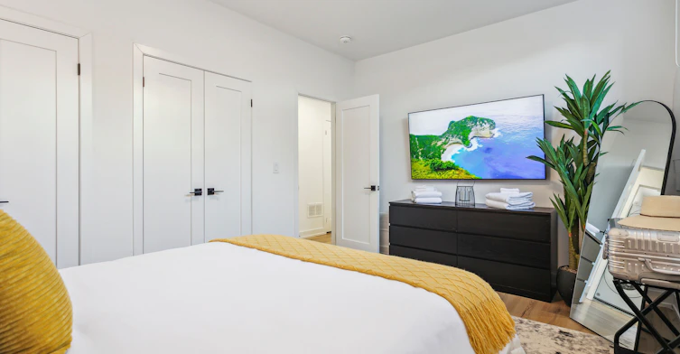 Lower-73 Guthrie Avenue, Toronto, ON, M8Z 2M9 - 11