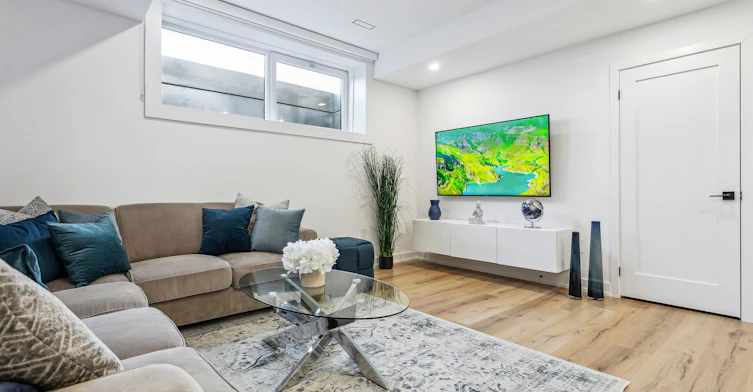 Lower-73 Guthrie Avenue, Toronto, ON, M8Z 2M9 - 3