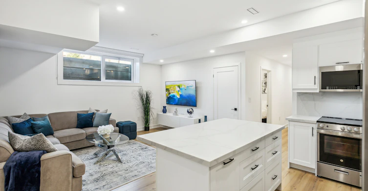 Lower-73 Guthrie Avenue, Toronto, ON, M8Z 2M9 - 6