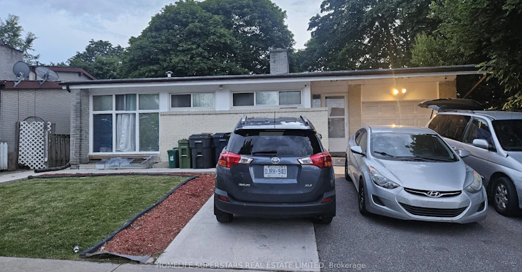 4 Masseygrove Crescent N, Toronto, ON, M9V 3C9