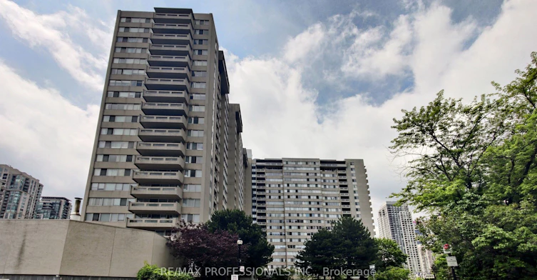 313-3590 Kaneff Crescent, Mississauga, ON, L5A 3X3 - 2