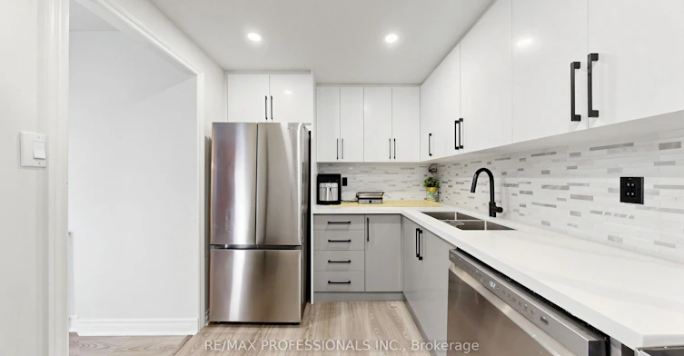 313-3590 Kaneff Crescent, Mississauga, ON, L5A 3X3 - 11