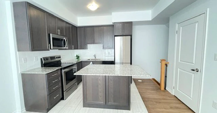 75-30 Fieldway Road, Toronto, ON, M8Z 0E3 - 3