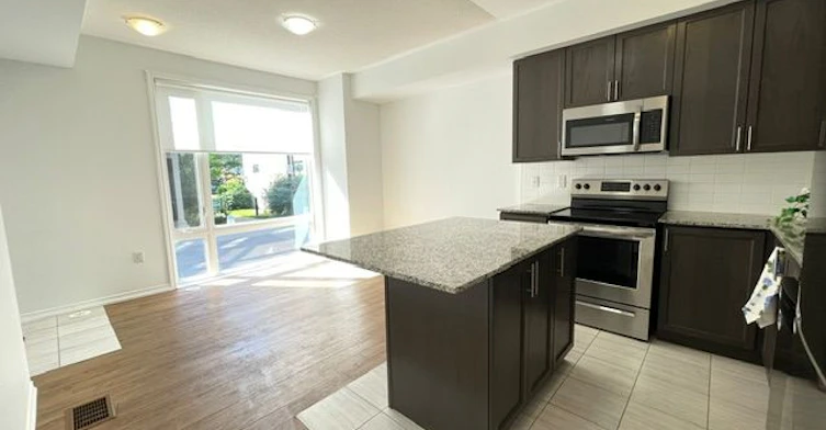75-30 Fieldway Road, Toronto, ON, M8Z 0E3 - 4