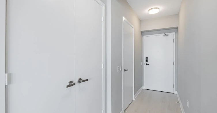 1407-3900 Confederation Parkway, Mississauga, ON, L5B 0M3 - 2