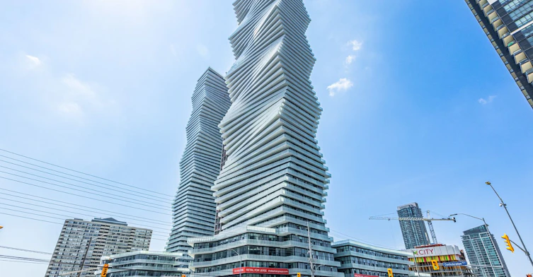 1407-3900 Confederation Parkway, Mississauga, ON, L5B 0M3