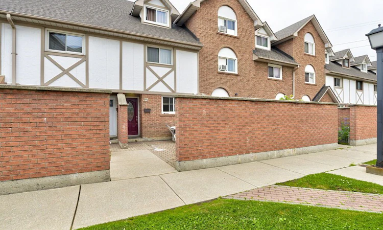 22-83 Irwin Road