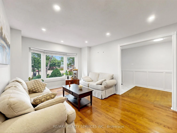 30 Mcgillivary Crescent, Brampton, ON, L6S 3P7 - 7