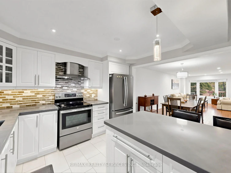 30 Mcgillivary Crescent, Brampton, ON, L6S 3P7 - 13