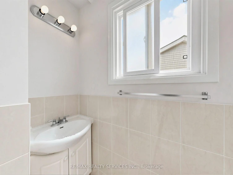 30 Mcgillivary Crescent, Brampton, ON, L6S 3P7 - 24