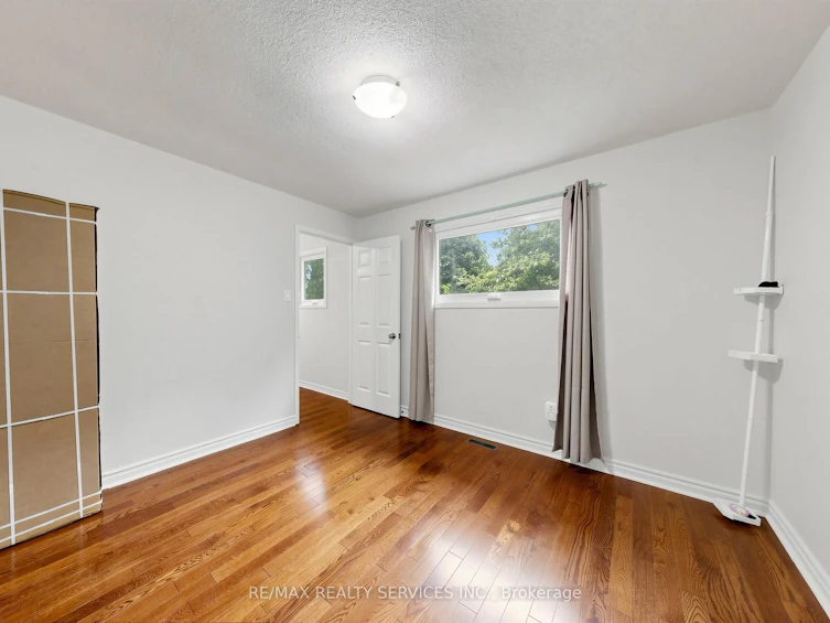 30 Mcgillivary Crescent, Brampton, ON, L6S 3P7 - 31