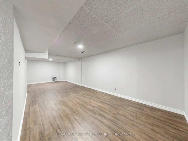 30 Mcgillivary Crescent, Brampton, ON, L6S 3P7 - 35
