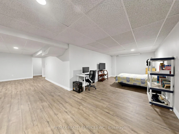 30 Mcgillivary Crescent, Brampton, ON, L6S 3P7 - 36