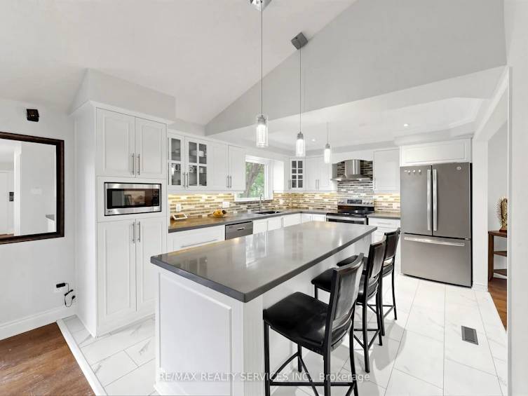 30 Mcgillivary Crescent, Brampton, ON, L6S 3P7 - 14