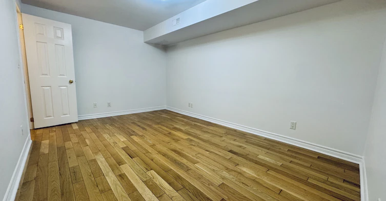 B1-2417 Dundas Street W, Toronto, ON, M6P 1X3 - 6