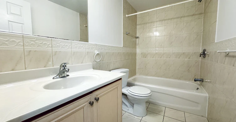 B1-2417 Dundas Street W, Toronto, ON, M6P 1X3 - 9