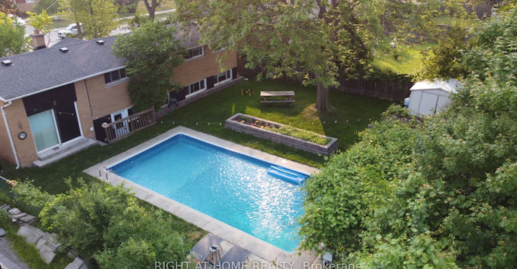 423 Scarsdale Crescent, Oakville, ON, L6L 3W6