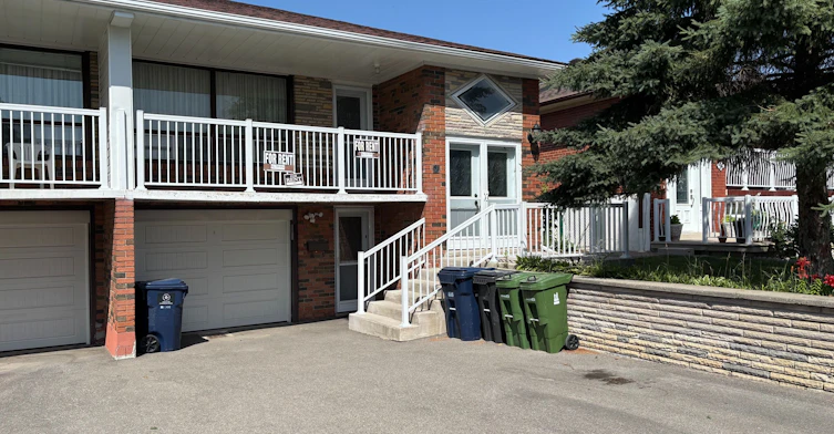 54 Hisey Crescent W, Toronto, ON, M3N 1V1 - 2