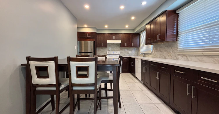 54 Hisey Crescent W, Toronto, ON, M3N 1V1 - 4