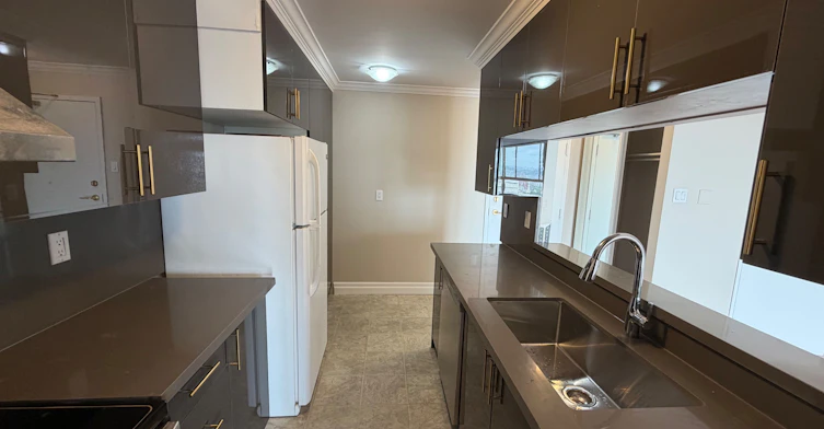 2405-4205 Shipp Drive, Mississauga, ON, L4Z 2Y9 - 9