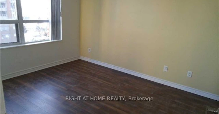 811-310 Burnhamthorpe Road W, Mississauga, ON, L5B 4P9 - 4