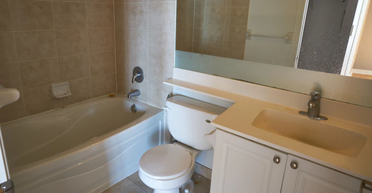 811-310 Burnhamthorpe Road W, Mississauga, ON, L5B 4P9 - 5